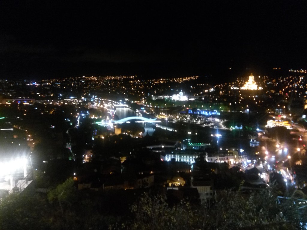 Грузия. Тбилиси. Вечер