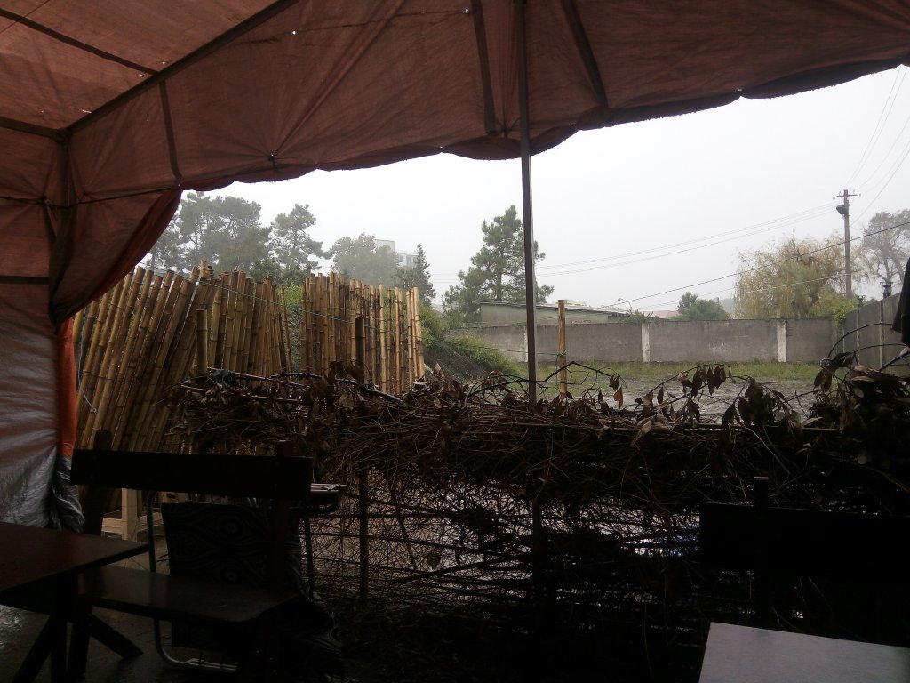 Грузия. Уреки. Дождь